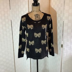 seventeen bow sweater